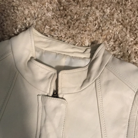 It is good condition. Real leather jacket - Picture 2 of 6